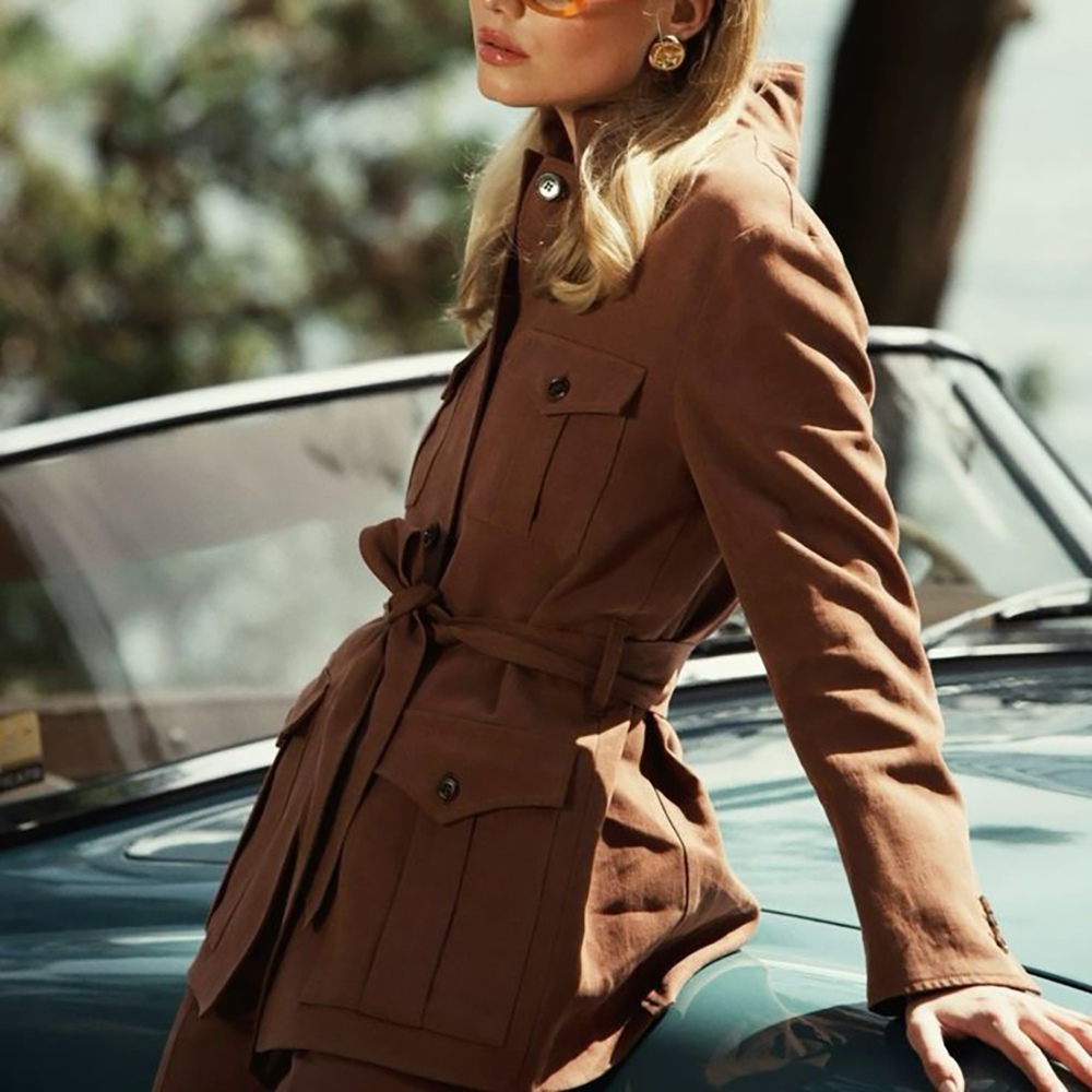 Women Formal Wear Look - ชุดเซ็ทสองชิ้นทรงเข้ารูปสำหรับผู้หญิง สไตล์ลำลองทางการ เหมาะสำหรับใส่ทำงานหรือโอกาสทางธุรกิจ ดีไซน์หรูหรา แจ็คเก็ตทรงเบลเซอร์ปกแหลม กระดุมแถวเดียว